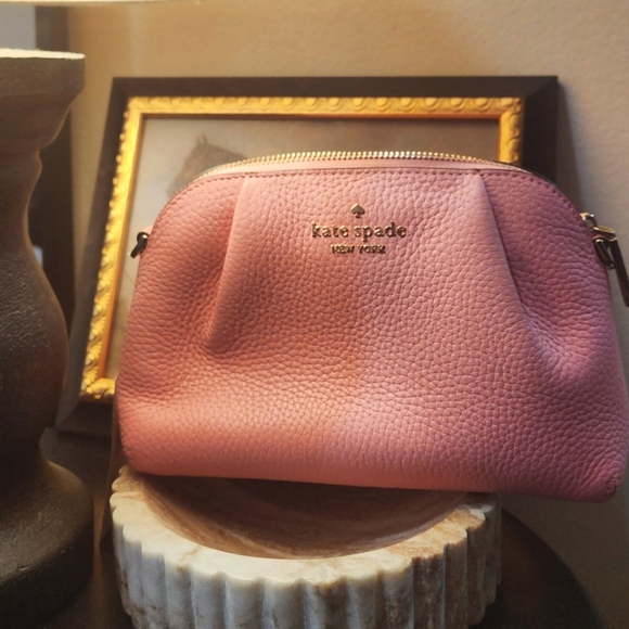 kate spade Handbags - AUTH KATE SPADE PINK PEBBLE LEATHER CROSSBODY BAG + WRISTLET